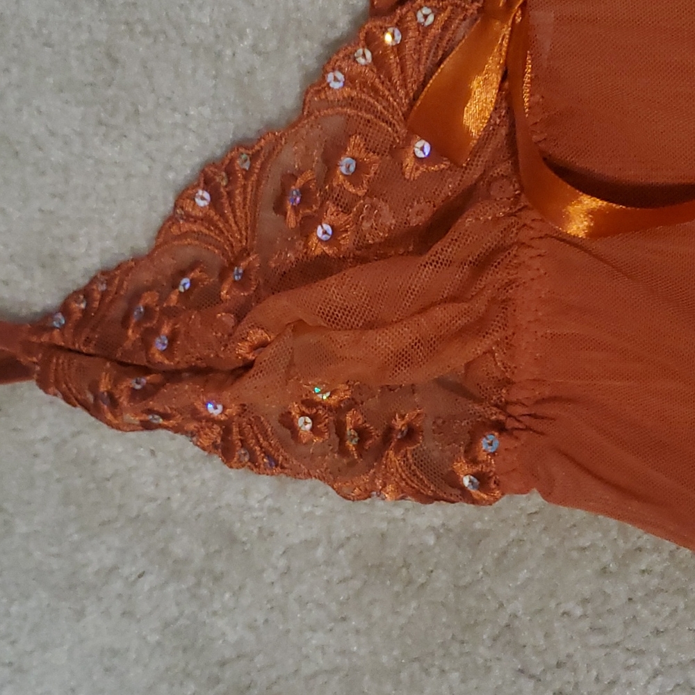 Sheer top - Picture 2 of 5